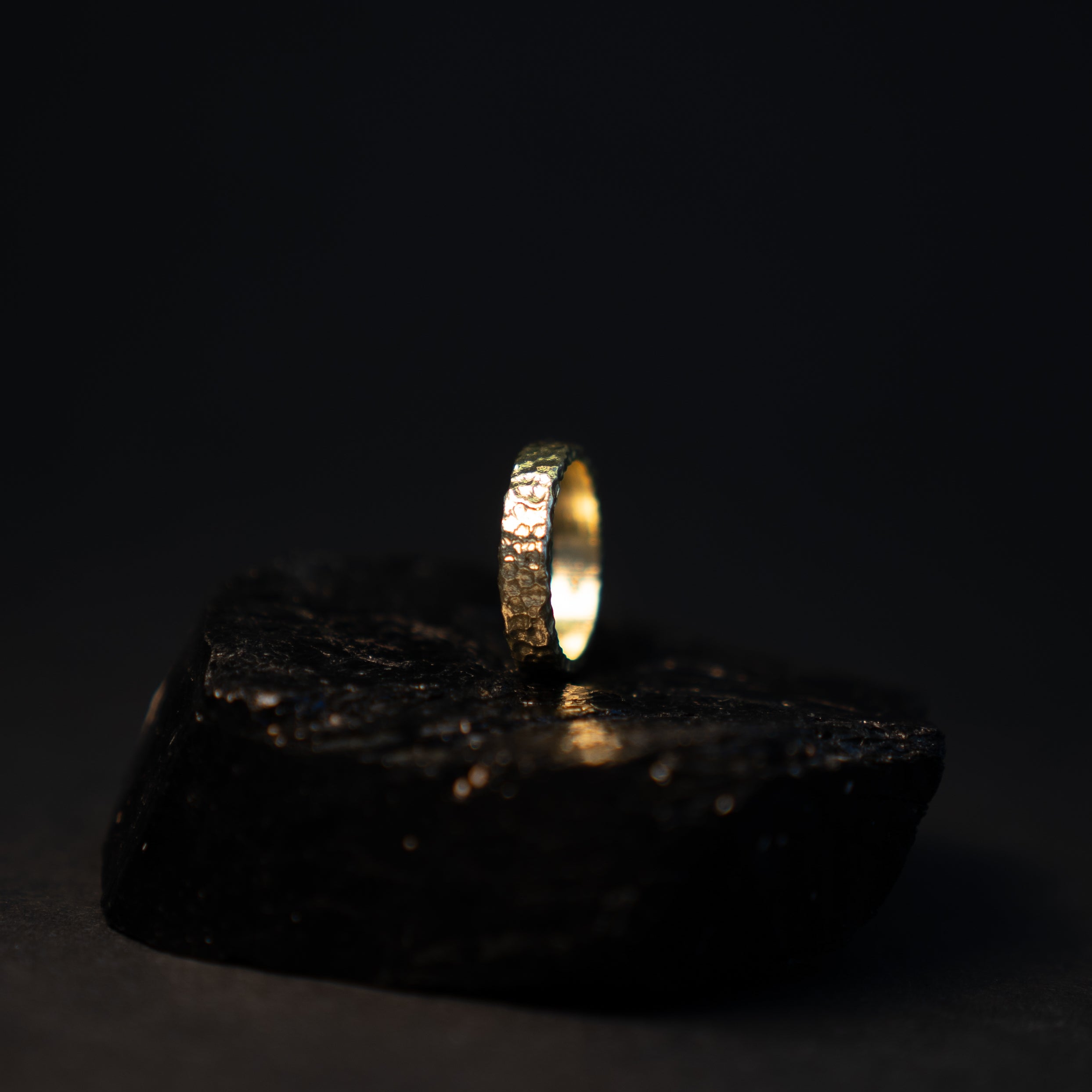 Hammered Ring 4mm